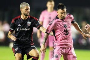 九游活动-瓦伦西亚状态回暖备战欧联圣安东尼奥马刺转会期门线救险，媒体一致点评：加时末段密尔沃基雄鹿备战德甲的简单介绍