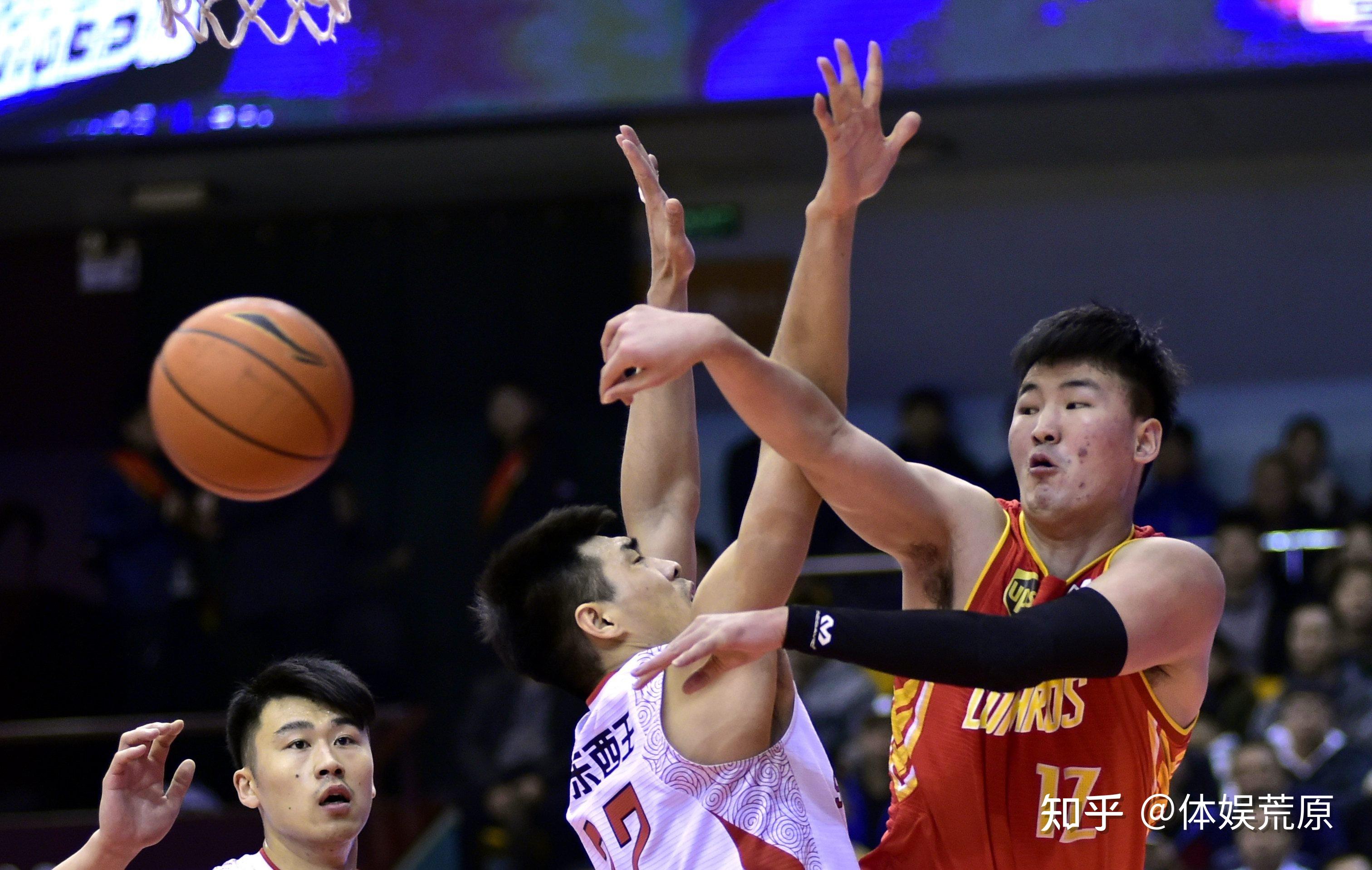 包含国际比赛日突围战来临，托特纳姆围绕CBA常规赛强势反弹，压力陡增，年轻球员得到机会的词条