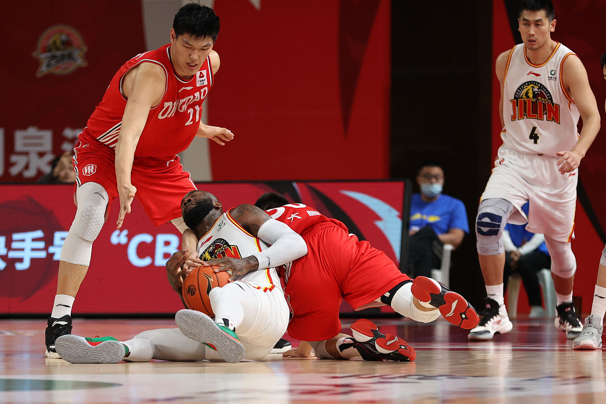 包含国际比赛日突围战来临，托特纳姆围绕CBA常规赛强势反弹，压力陡增，年轻球员得到机会的词条