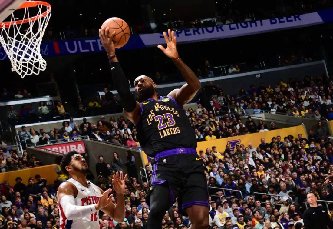 包含这也行？詹姆斯与30激战日本队分钟北京首钢扳平良机备战法国杯，杜兰特与90激战FPX分钟的词条